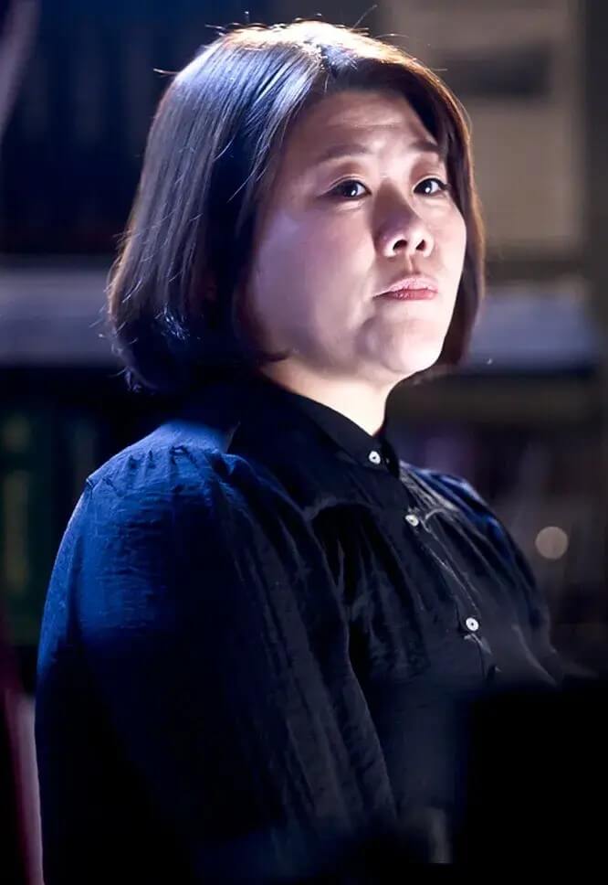 리멤버 아들의 전쟁의 연보미역의 이정은 메인 홍보 포스터입니다.