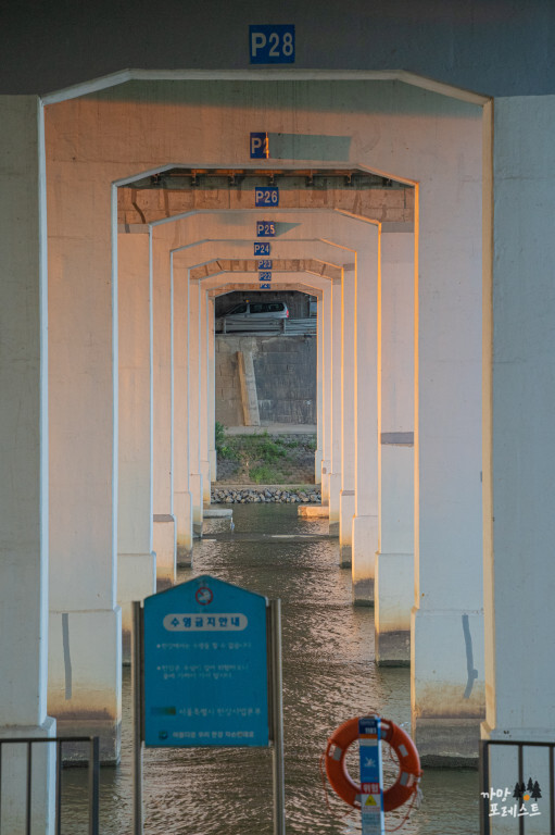 양화 한강공원 교각