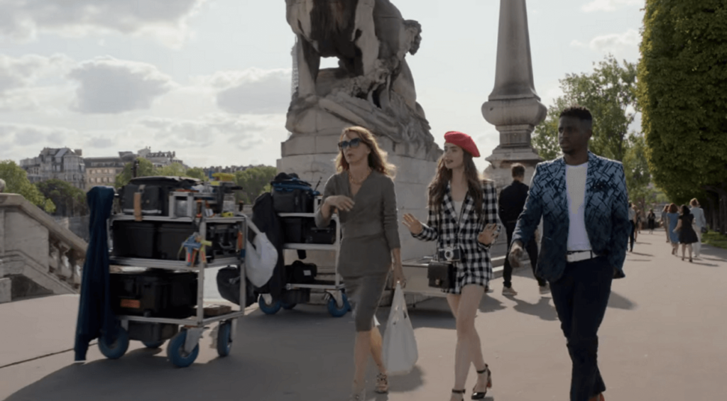 에밀리-파리에-가다-시즌1-3화