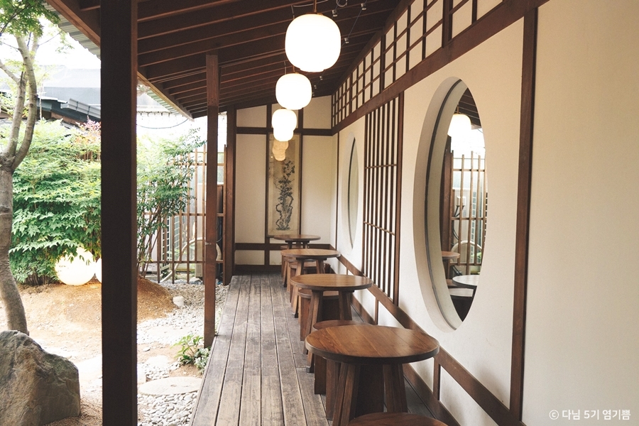 군산 가볼만한곳 - 틈(TEUM)