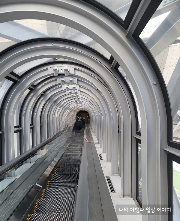전망대-가는-에스컬레이터