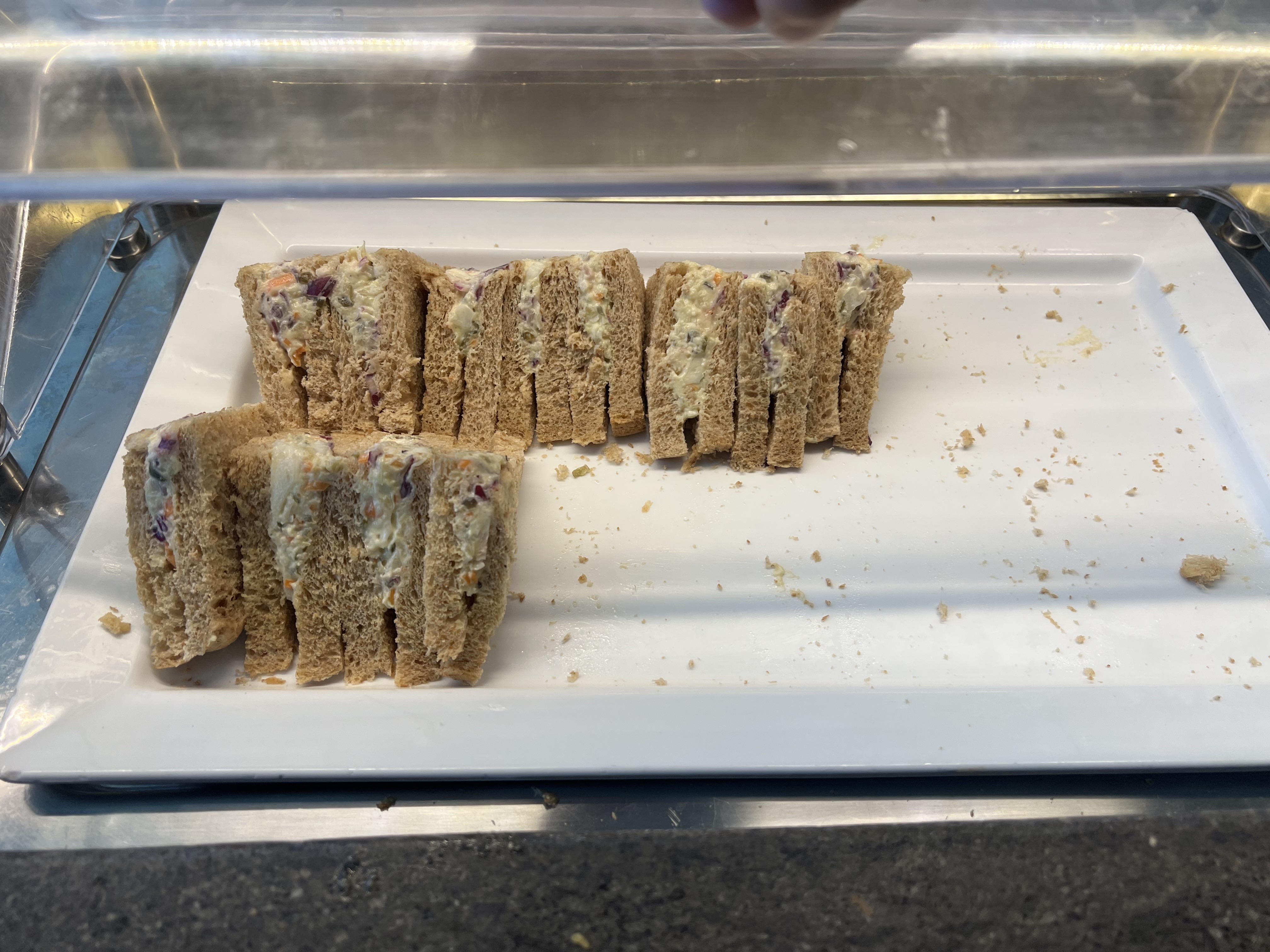 아시아나-비지니스-라운지-호밀샌드위치