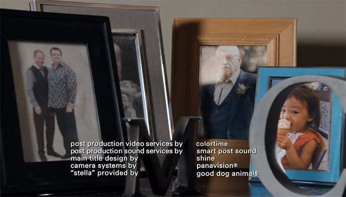 탁자에-놓인-모패가족-어린시절-사진1