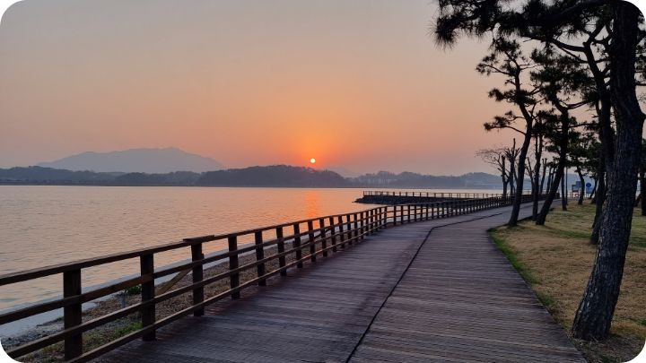전남 광양 배알도 수변공원 새해 일출 명소/출처: 차박캠핑동호회