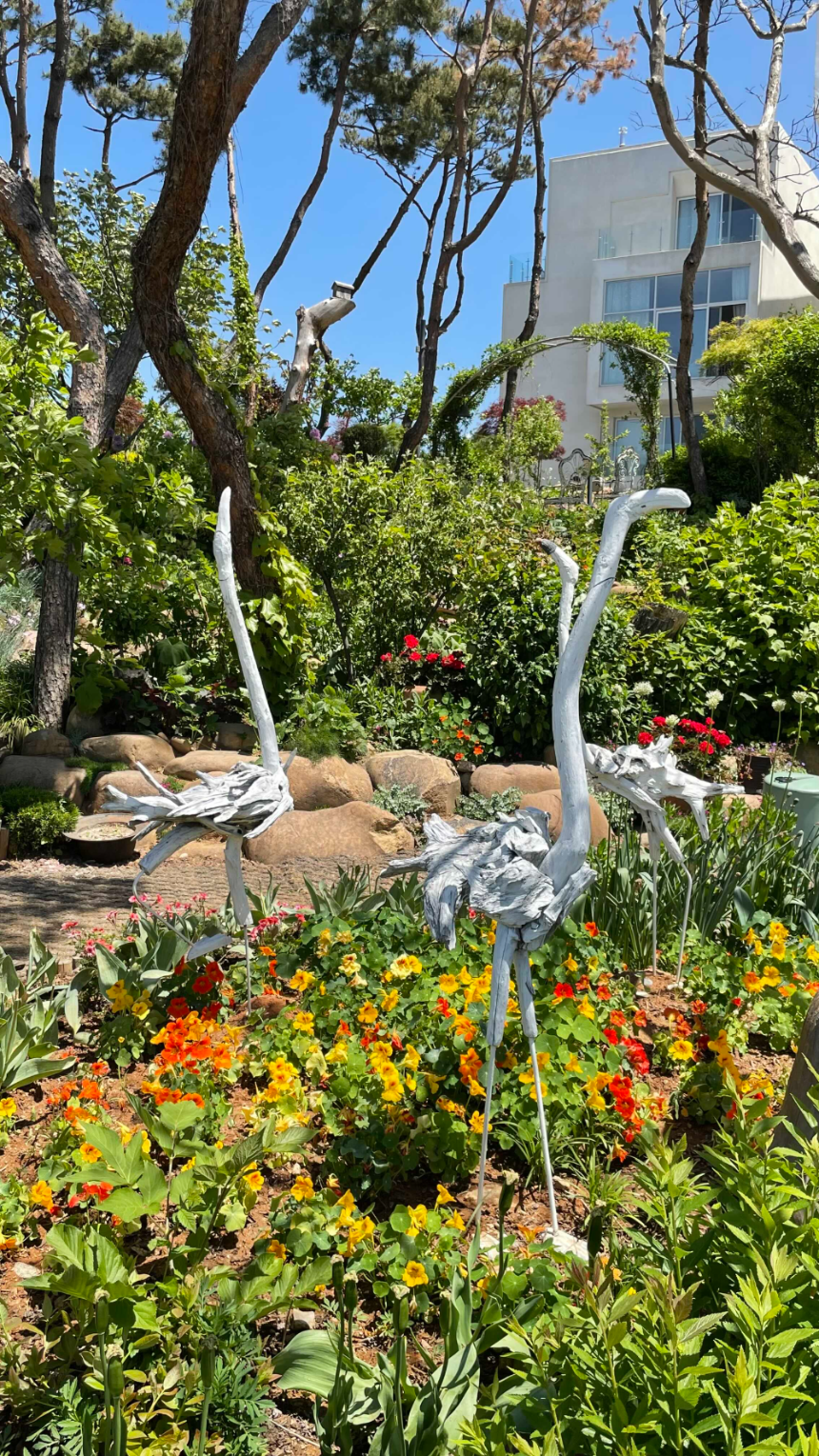 양평 갤러리 카페 카포레 조각상들