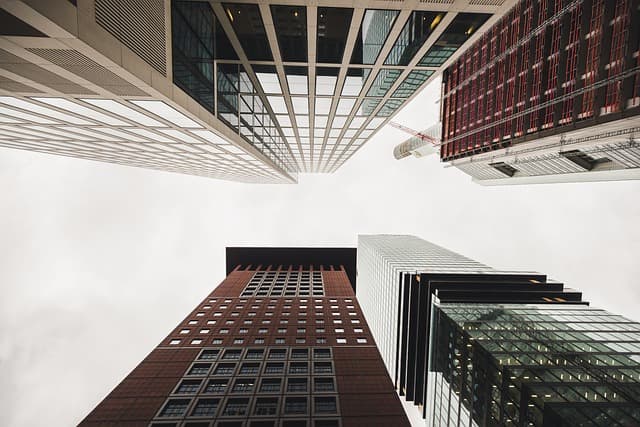 ZEB 성공 사례 분석: 세계의 제로에너지 빌딩을 탐구하다