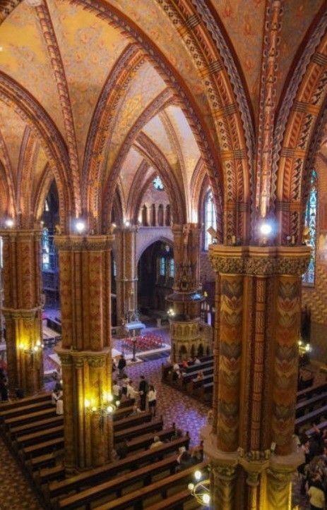 마차시 성당 내부