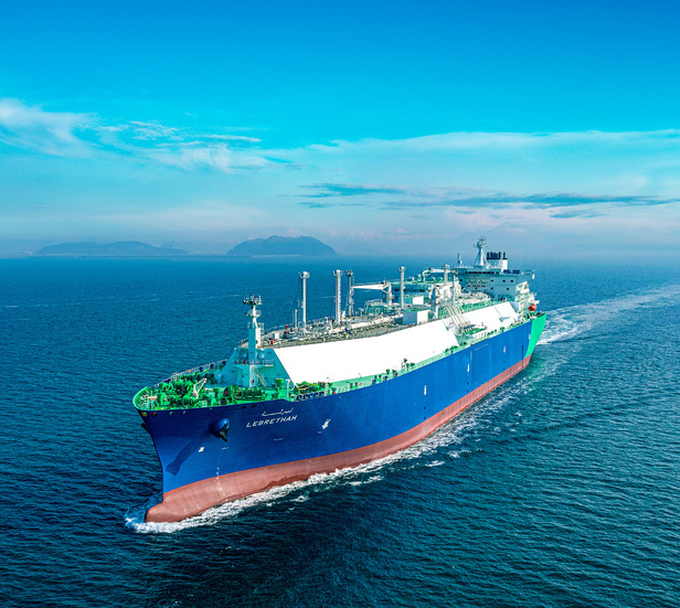 한화오션이 건조한 200번째 LNG운반선인 SK해운사의 ‘레브레사(LEBRETHAH)’호 운항 모습. /한화오션 제공
