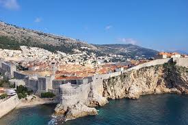 바다가 품은 성곽 도시