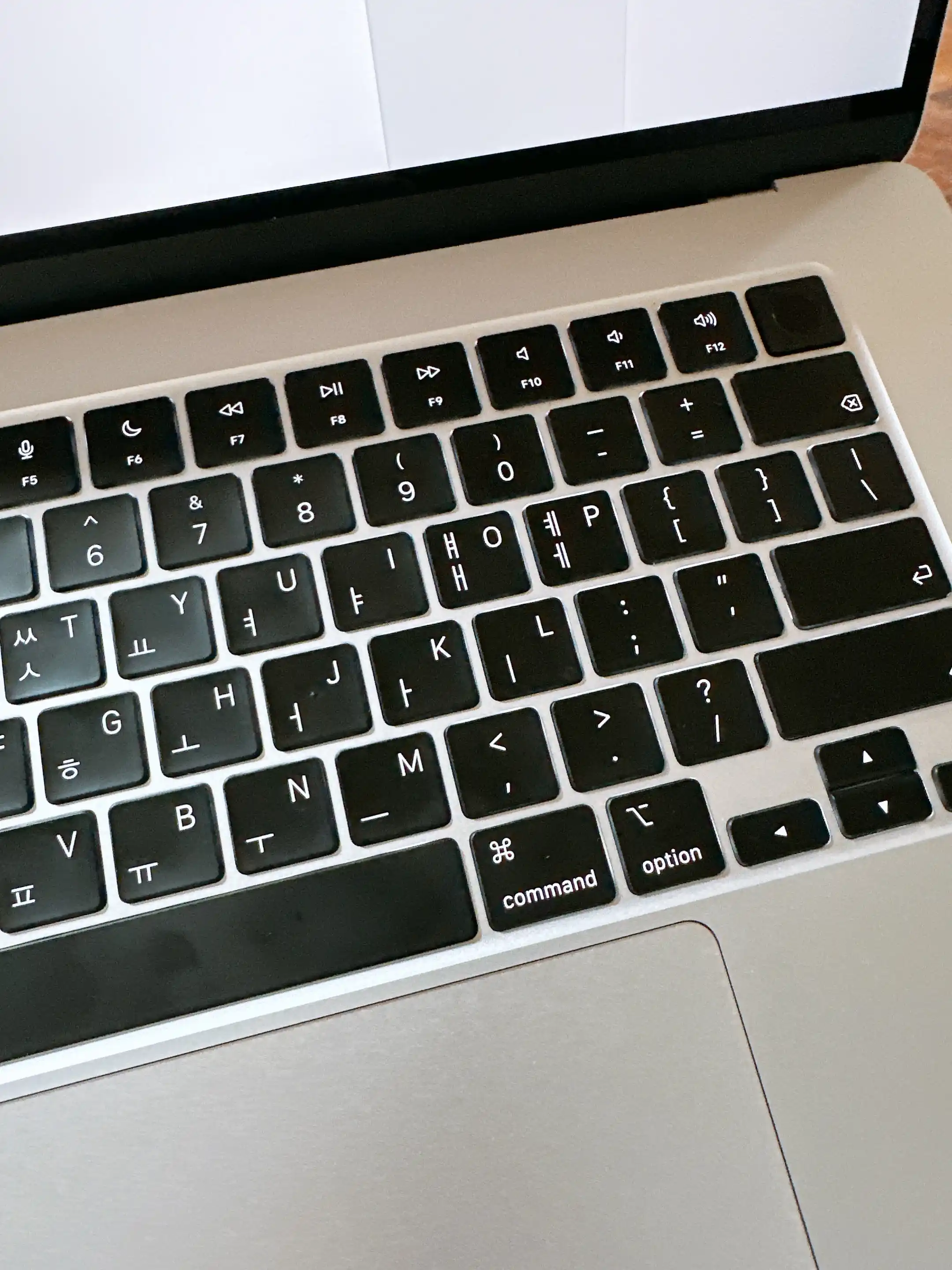 맥북에어 키보드 오른쪽 자판