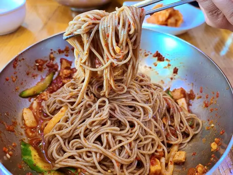 백반기행 163회 김민정 편 식객 만화 등장한 메밀향 가득 허영만 단골 메밀 막국수, 빈대떡, 녹두전, 메밀국수 파주 30년 노포 맛집 소개