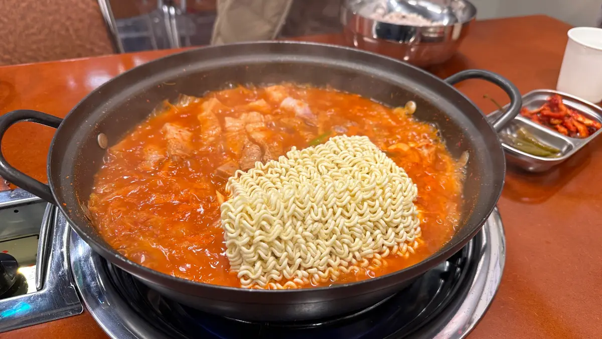 백채김치찌개