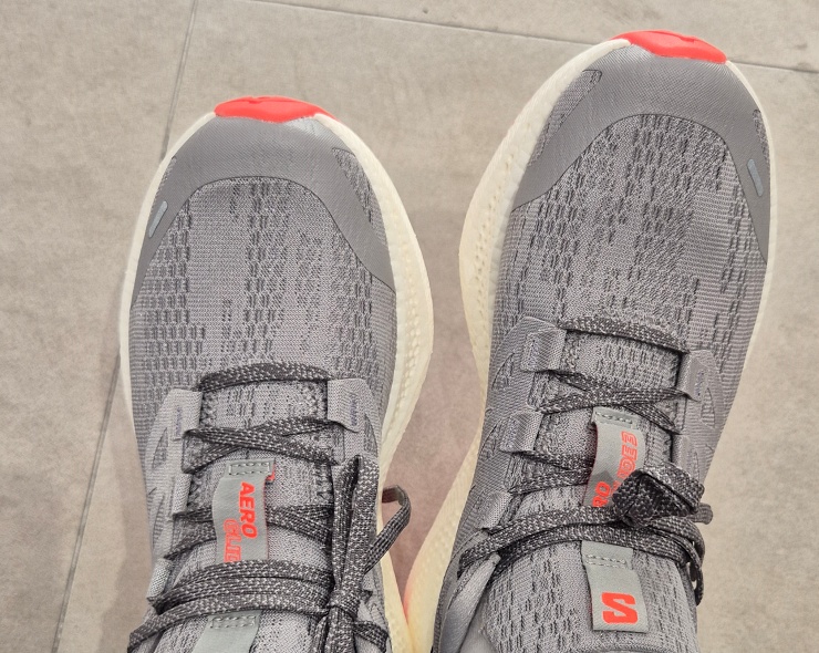 통기성 좋은 메쉬 러닝화