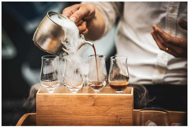 아침 카페 vs 저녁 카페: 시간대별 선곡의 전략