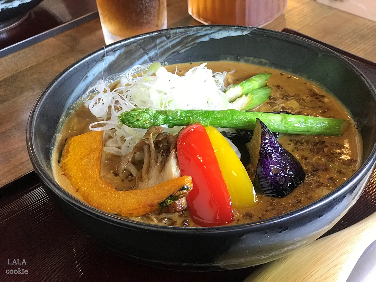 후쿠오카-유후인-카레우동-맛집-메뉴-계절야채-카레우동