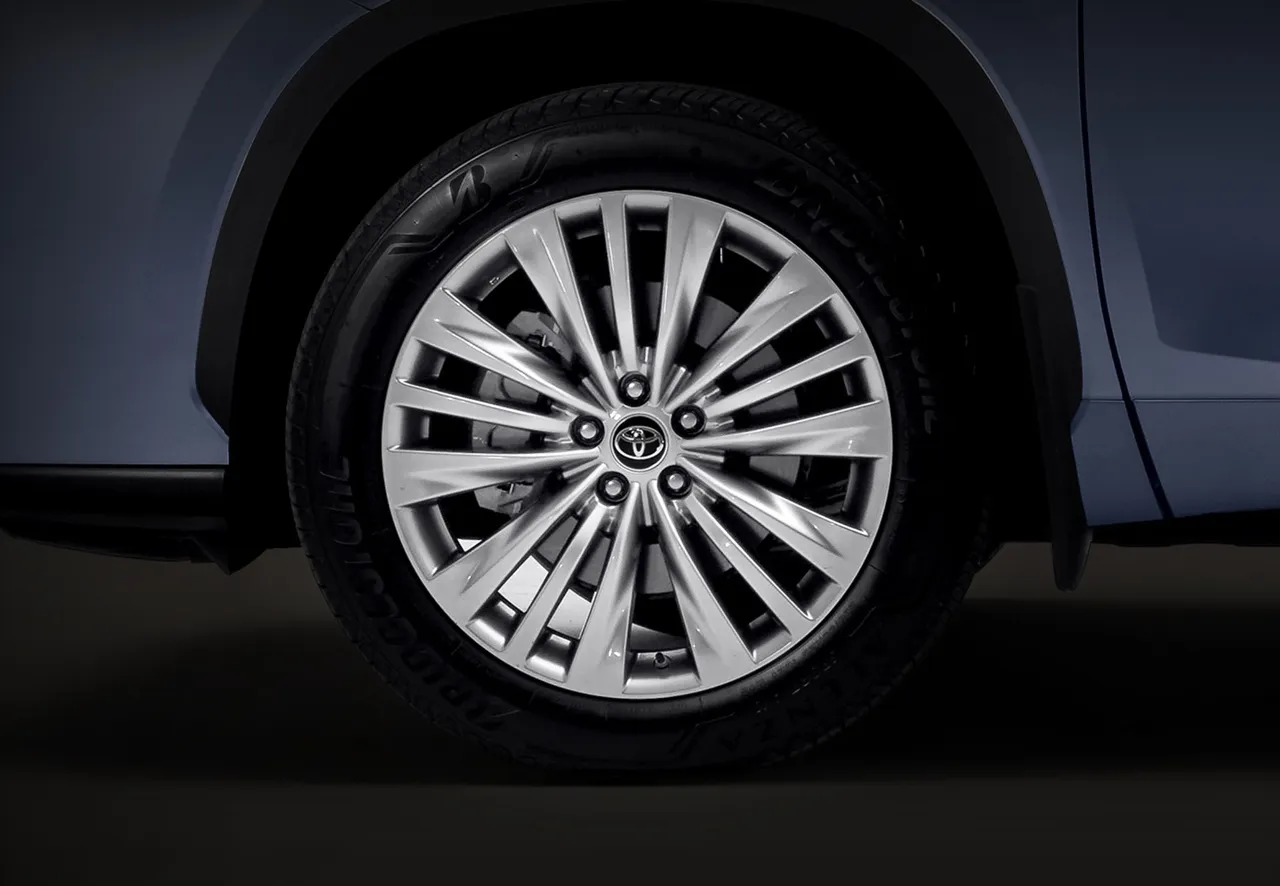 토요타 하이랜더 하이브리드 차량 이미지