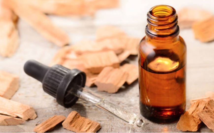 샌달우드 에센셜 오일