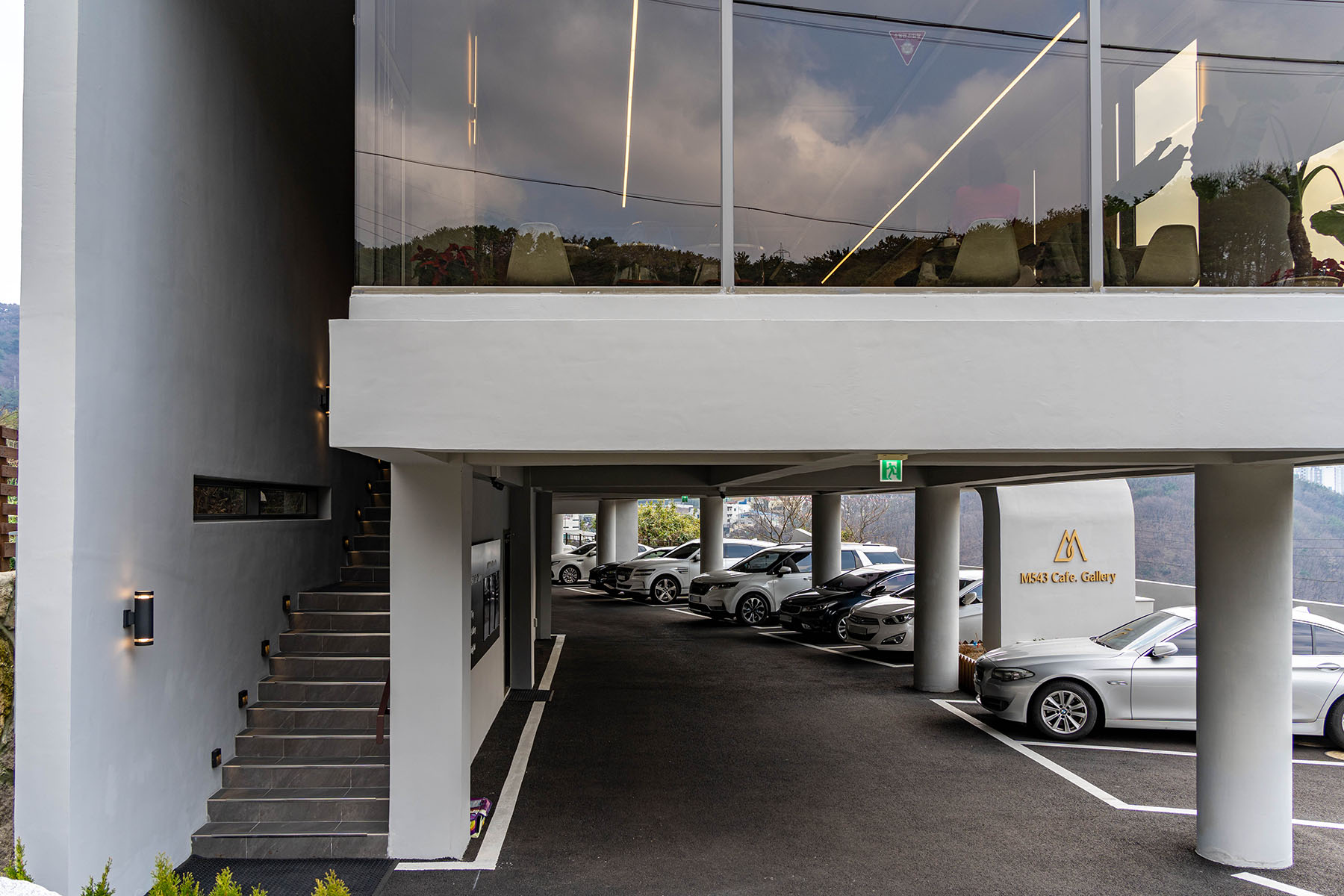 만덕 카페 M543 Cafe Gallery 주차장
