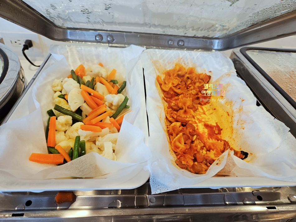 홀리데이 인&스위트 신오사카 조식 후기