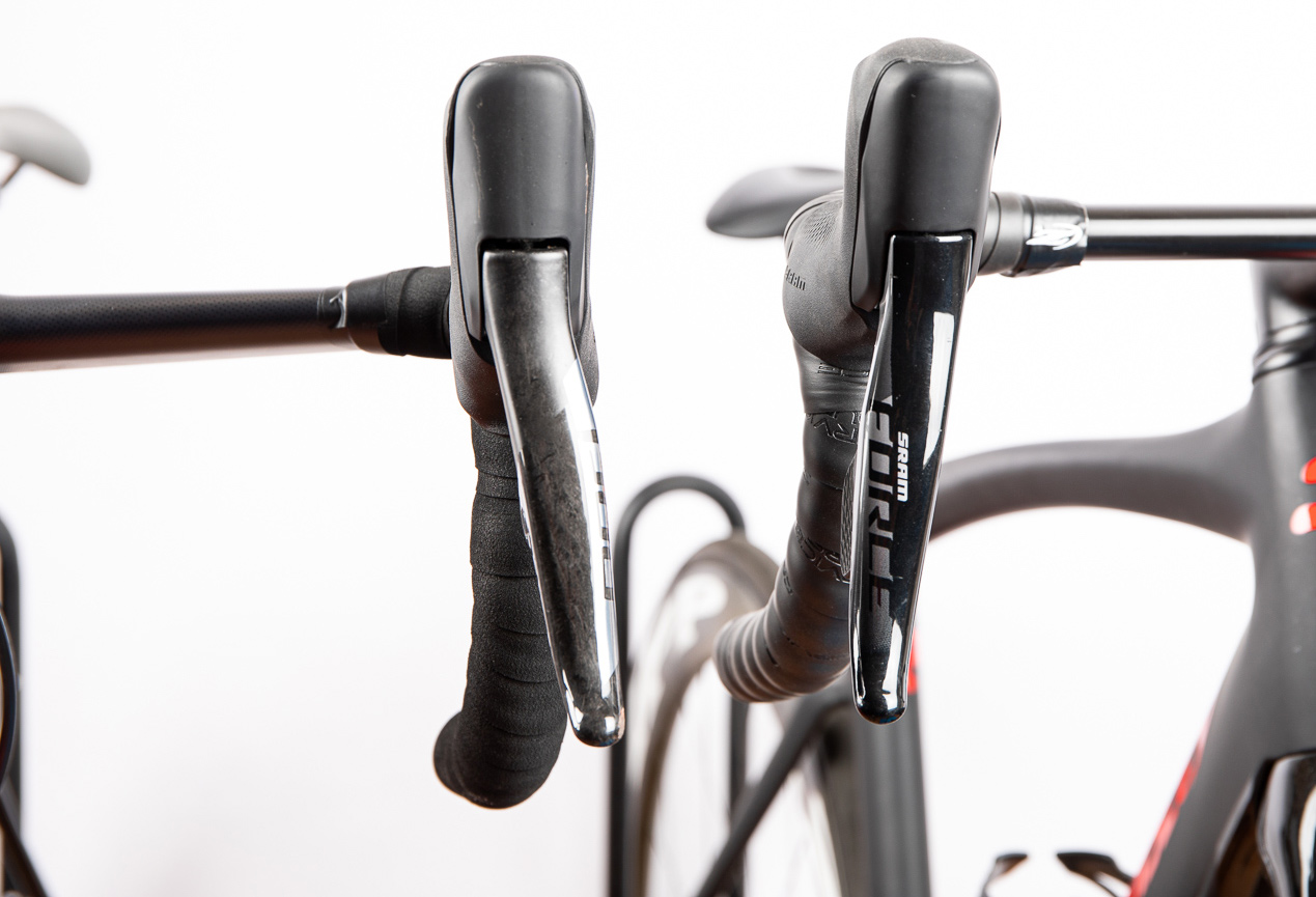 시마노 Di2 &amp; 스램 eTap 배터리, 비행기 기내 반입 가능할까?