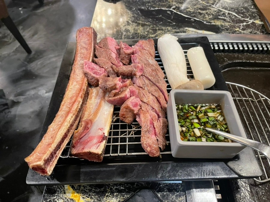 삼돌박이수라육간