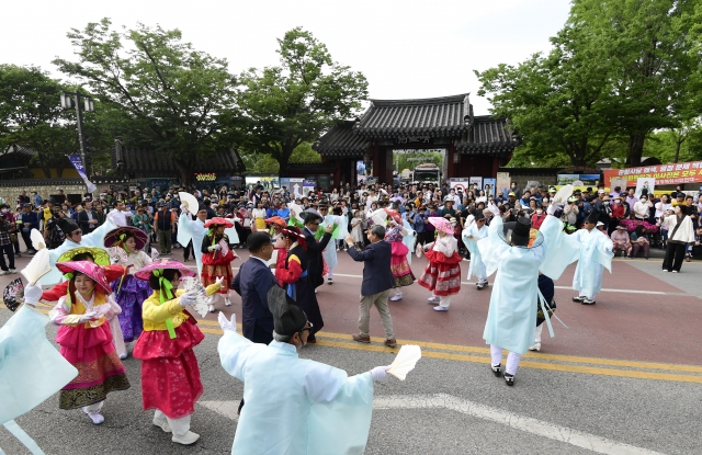 2026 남원 춘향제 일정 라인업 가수 리스트 리플릿 주차장 셔틀버스 정보