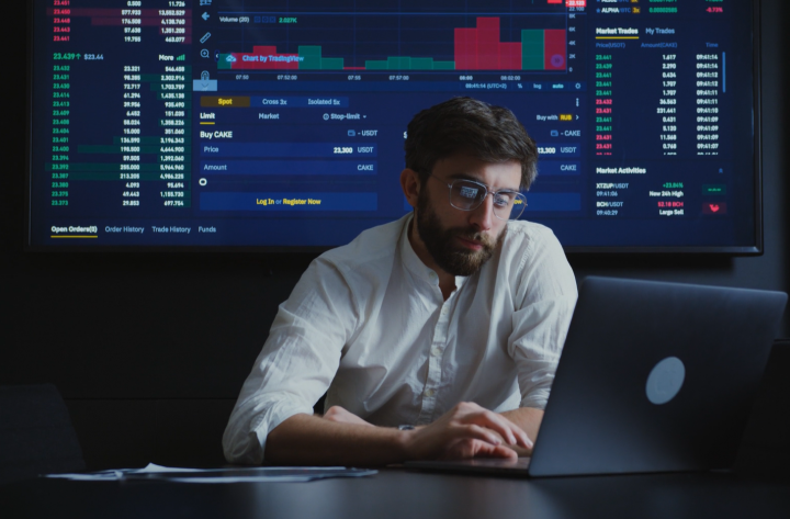 투자분석을 하고 있는 자산운용사