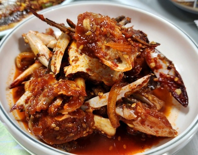 동네한바퀴 경남 고성 제철 회백반 맛집 정보