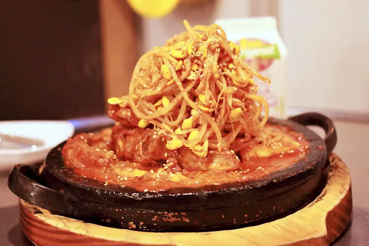 제209회 놀라운토요일 놀토 성남 모란 민속5일장 시장 매운 김치 치즈 등갈비 맛있는 식당 아이브 안유진, 레이, 이서 추천 맛집 소개