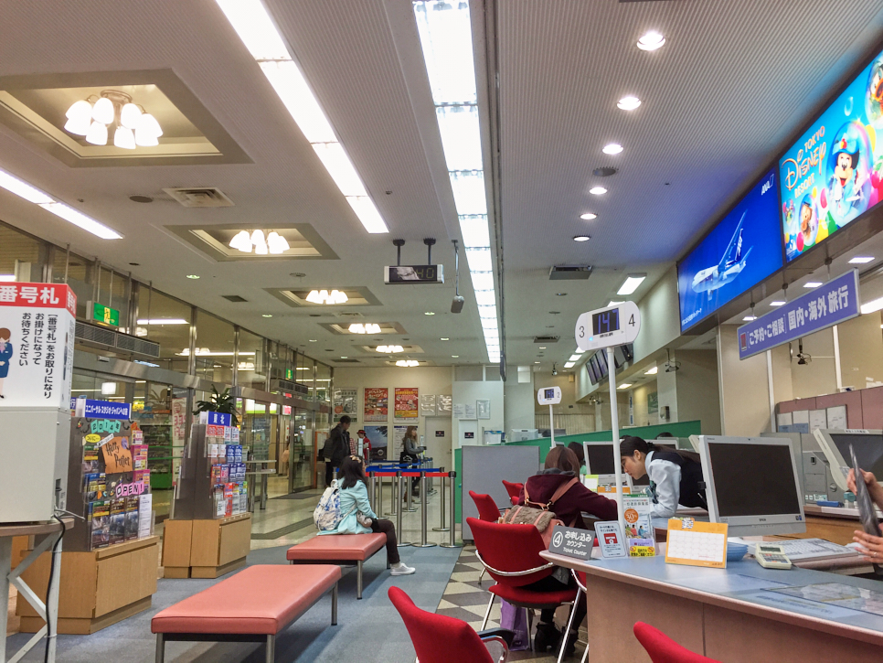 삿포로역 여행자센터 모습