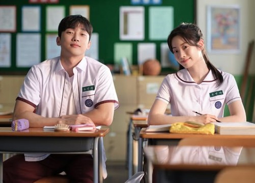 로맨스 영화다시보기추천 그 시절 우리가 좋아했던 소녀 줄거리 결말 후기 리뷰 - 호평과 혹평