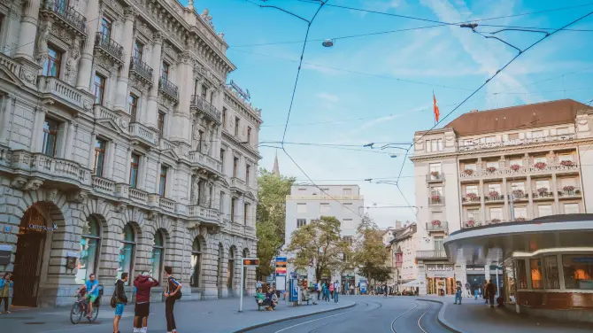 반호프슈트라세 거리 사진