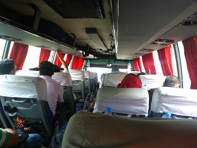 카트만두 행 버스