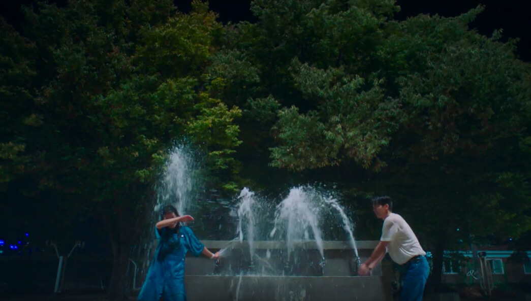 스물다섯-스물하나-수돗가