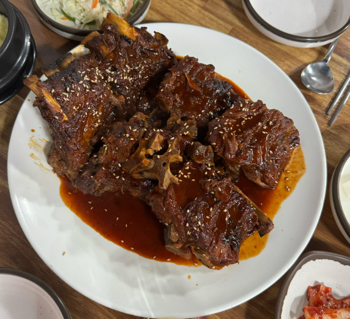 핸썸즈 경동시장 뼈구이