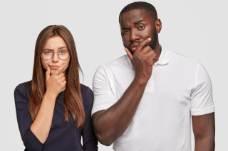 고민하는 여자와 남자