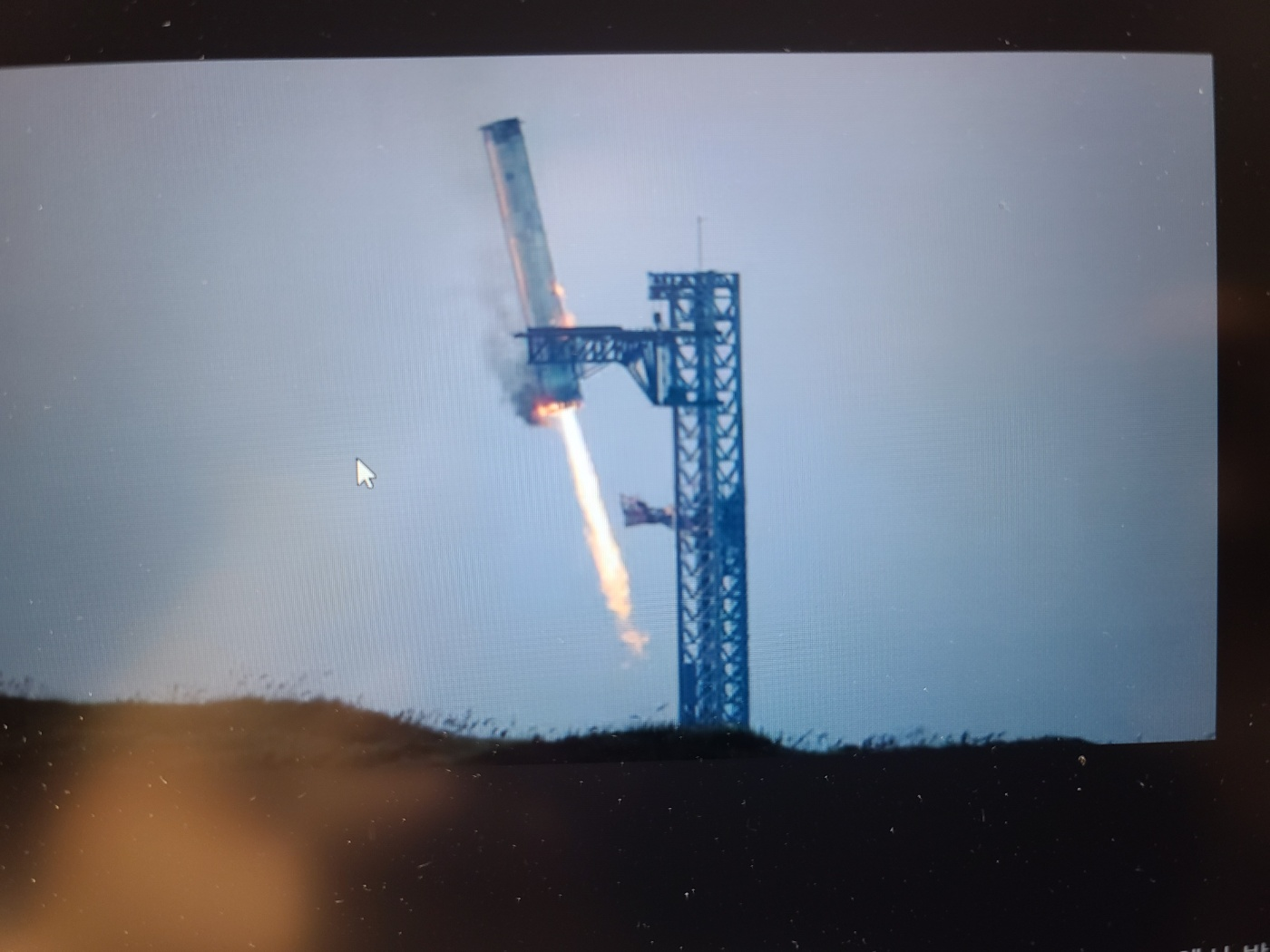 재사용이 가능한 스페이스X 로켓 본체 회수장면