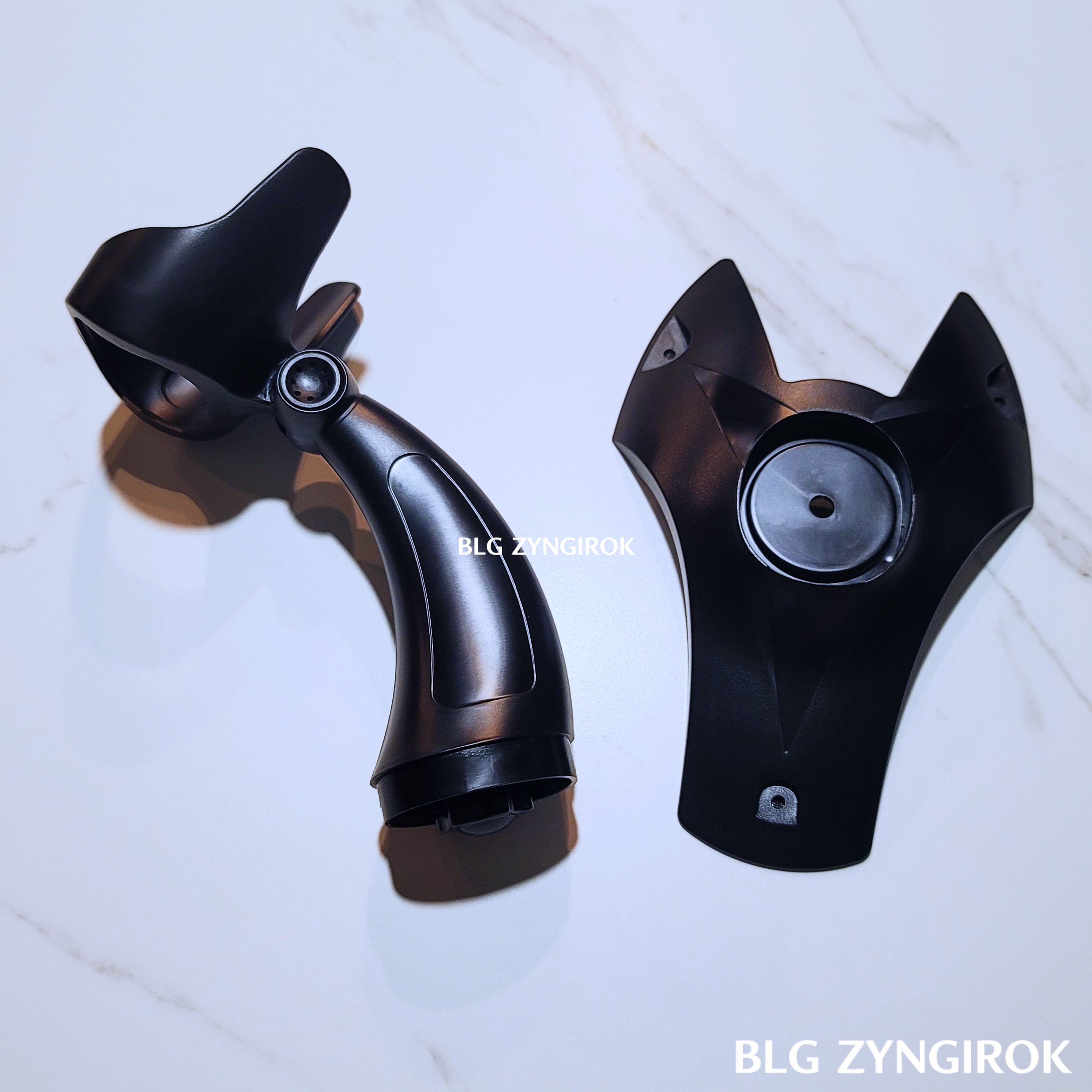 심코드-바코드-스캐너-거치대와-지지대가-놓여있다.