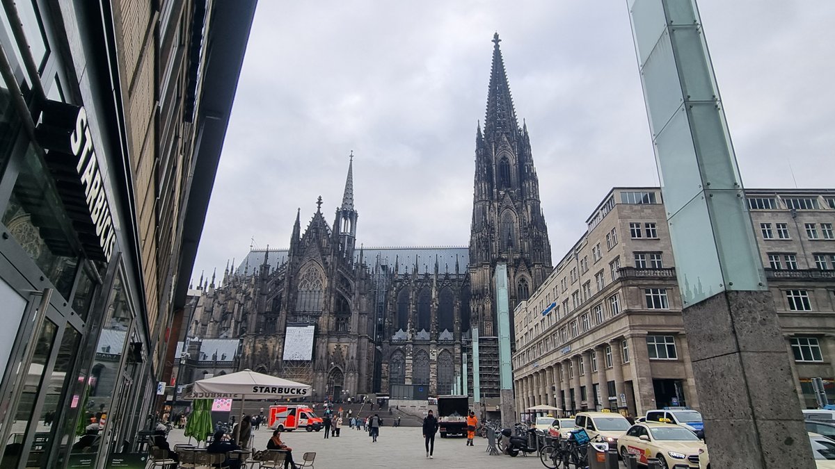 쾰른 시내 중심에 위치한 쾰른 대성당 외관