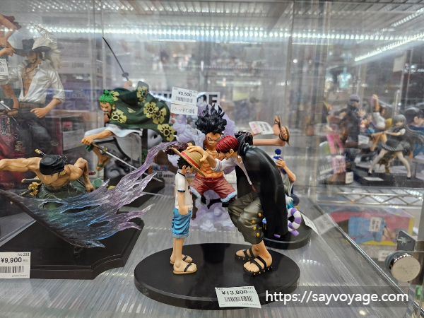 가격이_붙어있는_중고피규어