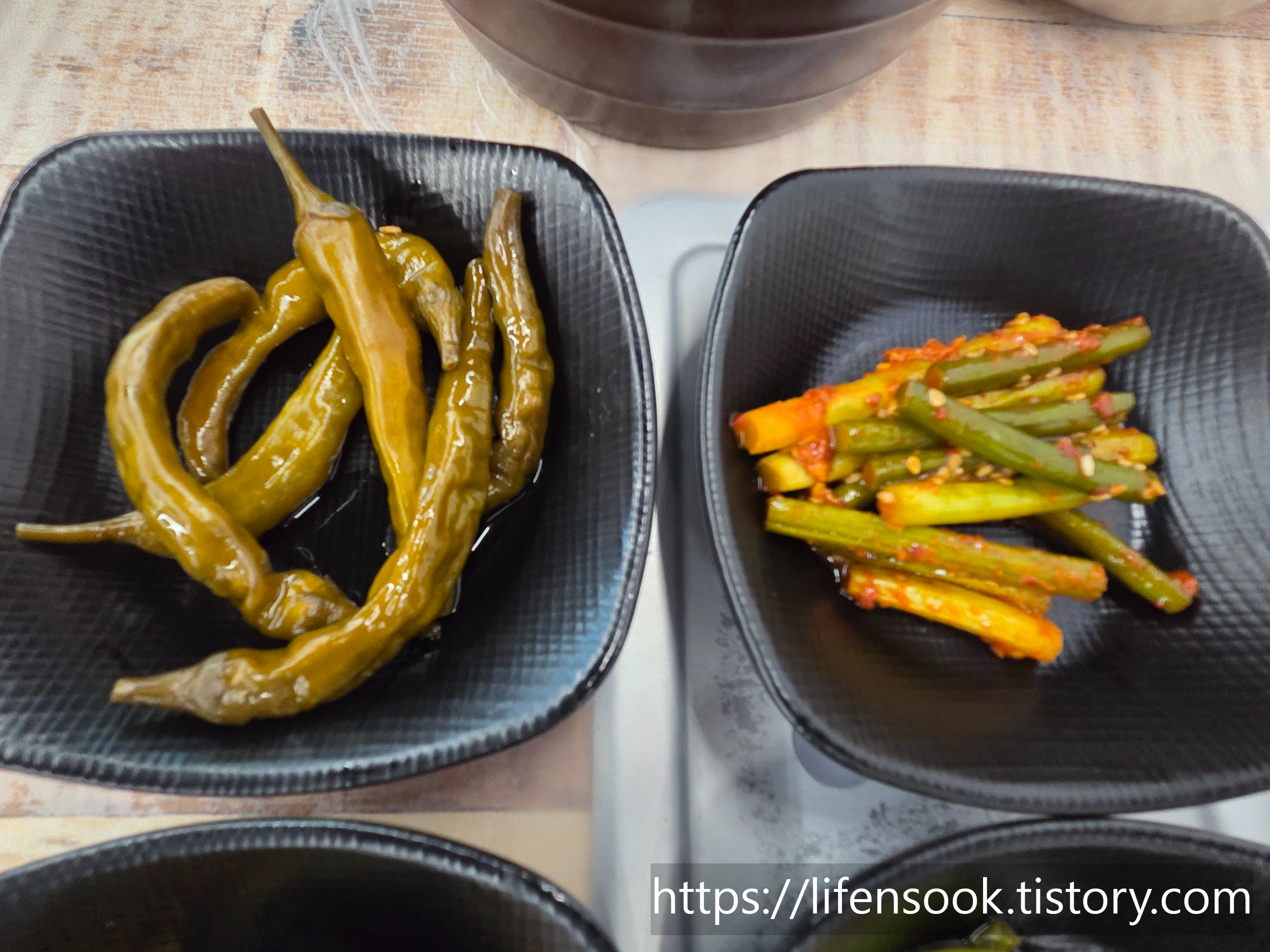 일출동해회관 반찬 2