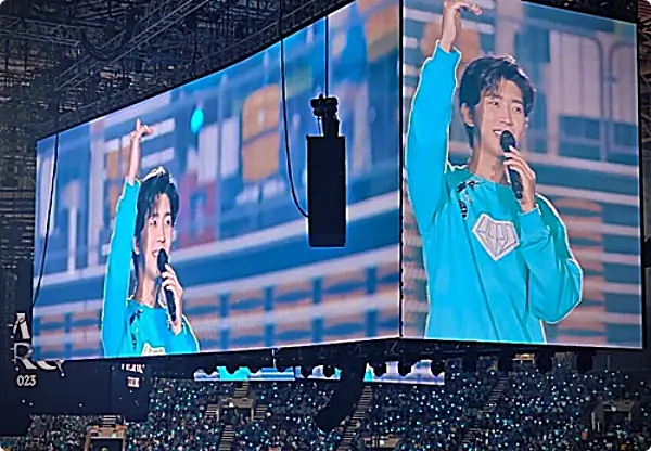 콘서트 무대 위의 임영웅