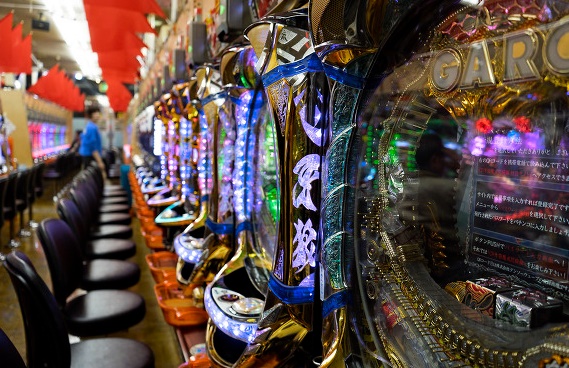 파친코 뜻은 일본 도박기기입니다.