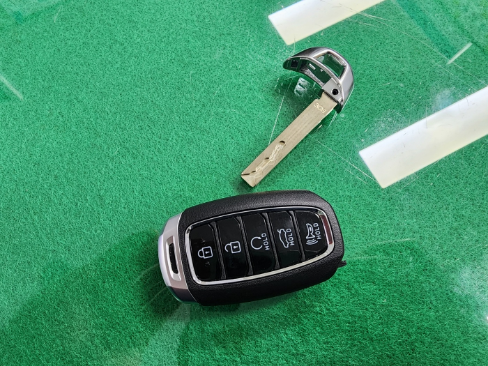아반떼(CN7) 자동차키 분리