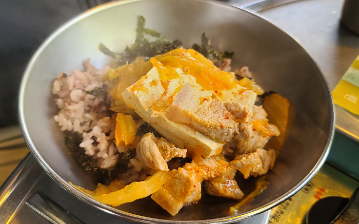 인천 송도 돼지고기 김치찌개 백채김치찌개 야외주차장 백채김치찌개송도점 김치찌개3인세트 백채김치찌개비빔밥