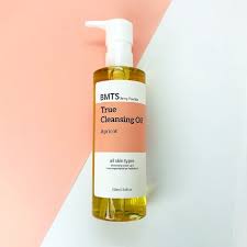 여름 대비 피부 관리 방법 - 클렌징: 땀과 피지 제거의 중요성