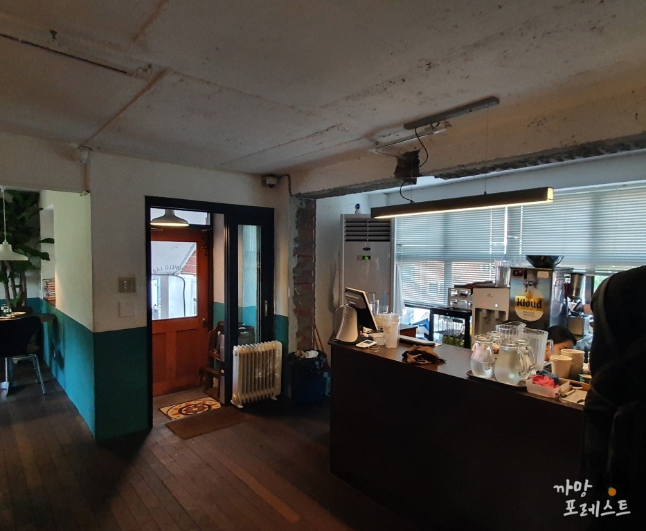 운멜로랩 매장내부