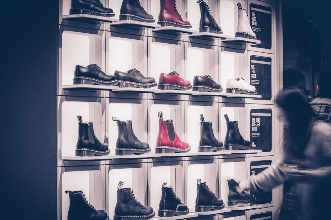 Shoe cabinet