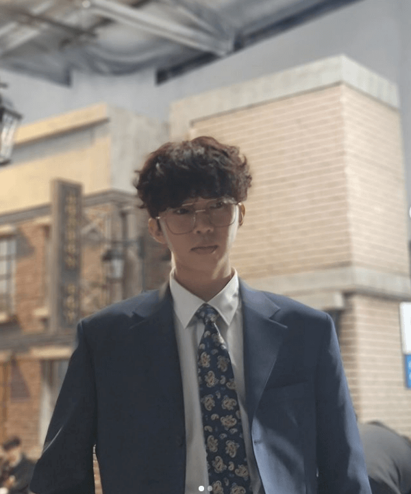 안경 낀 임영웅