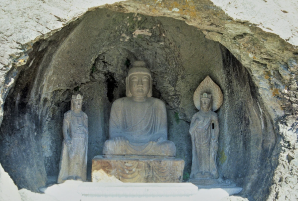 군위 삼존석굴